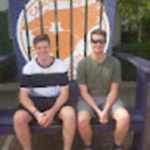 Meet your Posher, Hilary